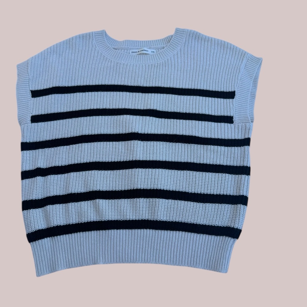 Moon & Madison striped sweater vest